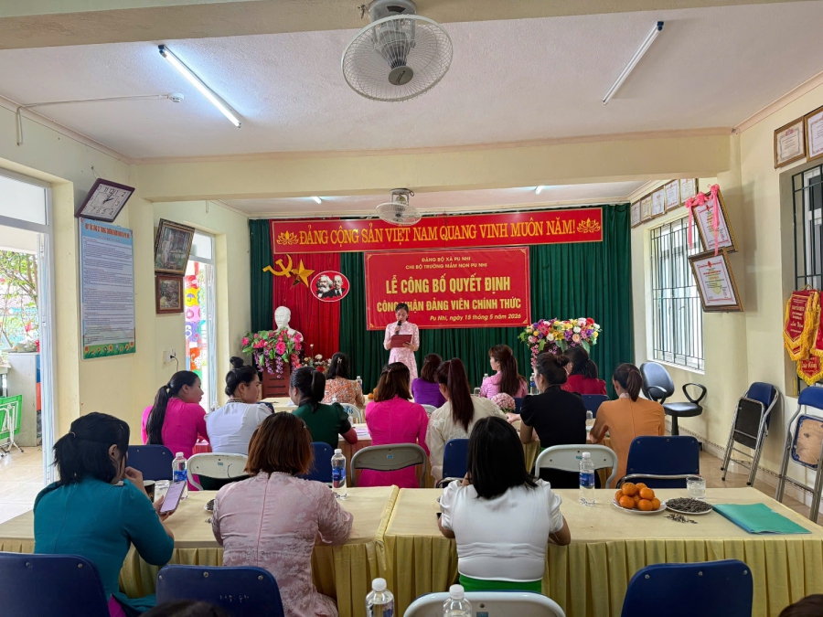 LỄ CÔNG BỐ QUYẾT ĐỊNH CÔNG NHẬN ĐẢNG VIÊN CHÍNH THỨC.