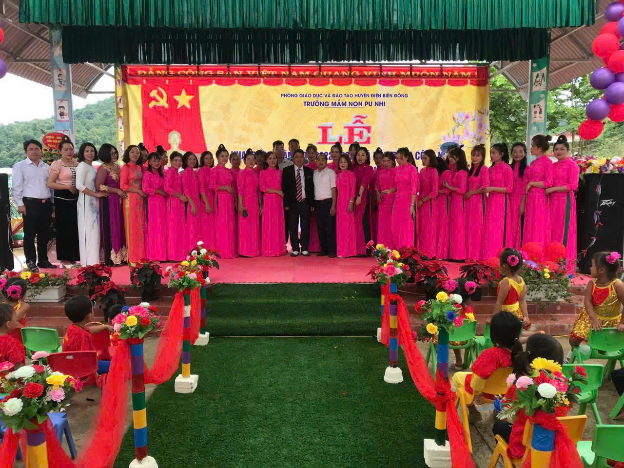 Ảnh lưu niệm đón chuẩn