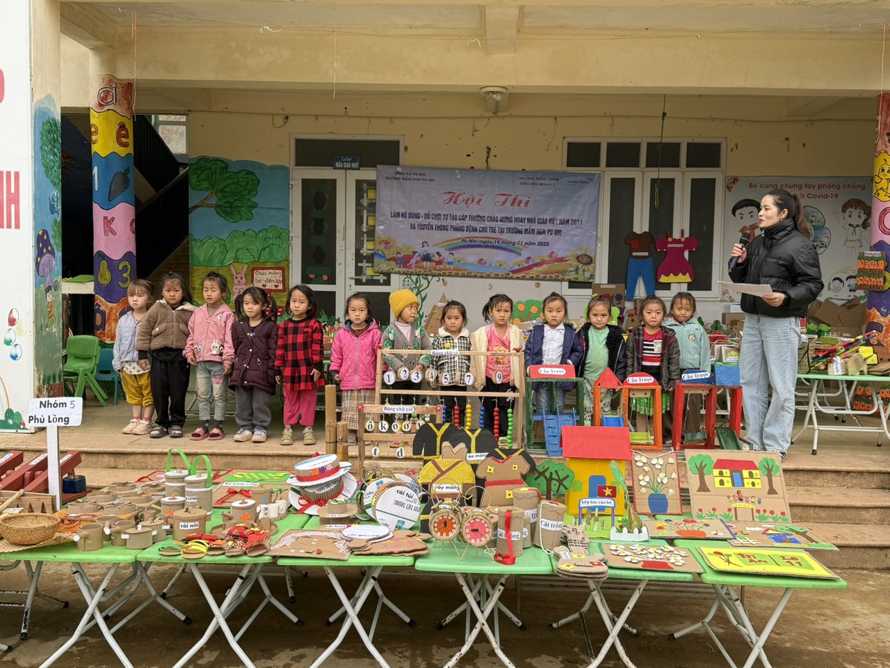 Hội thi đồ dùng đồ chơi