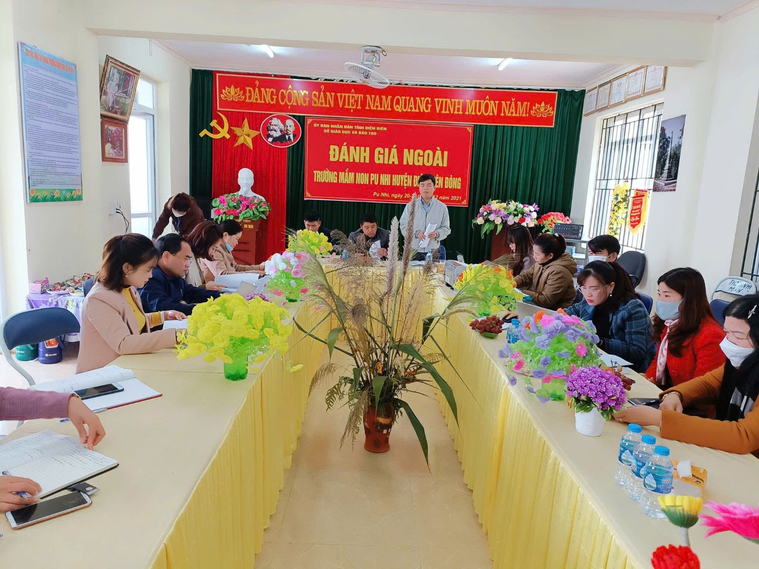 Nhà trường làm việc với đoàn Đánh giá ngoài năm 2022