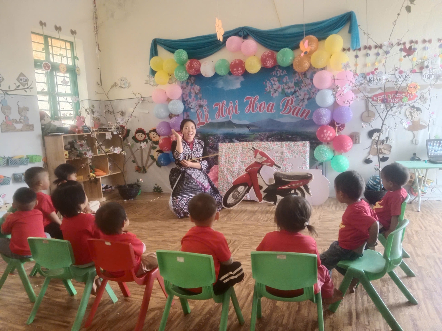 Trò chuyện về đặc điểm, công dụng của xe máy