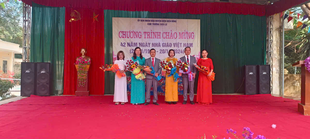 Khai giảng năm học mới